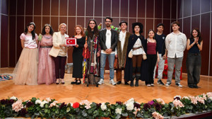 Altındağlı çocuklar “Çizmeli Kedi” tiyatrosuyla buluştu