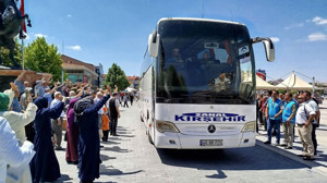 Kırşehir’den ilk hac kafilesi dualarla yolcu edildi