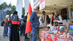 Hacettepe'de Kültürlerarası Buluşma: "Uluslararası Dostluk Günü" Coşkuyla Kutlandı