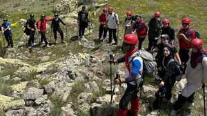 Kırşehir’de dağcılar 19 Mayıs’ı Davullu Zirvesi’nde kutladı