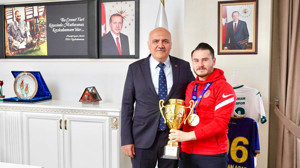 Kızılcahamamlı Enes Özdemir, Ermenistan'da Avrupa şampiyonu oldu!