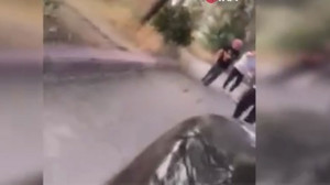 Ankara’da korku dolu anlar! Tartıştığı kişileri baltayla tehdit etti