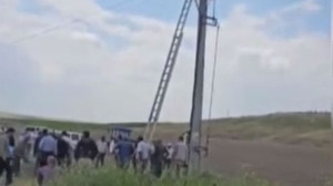 Beypazarı'nda elektrik kesintisini kontrol etmek isteyen çiftçi akıma kapıldı