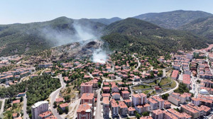 Kızılcahamam’da apartman çatısında yangın paniği!