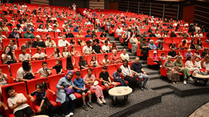 Altındağlı gençler tiyatro sahnelerinde parladı