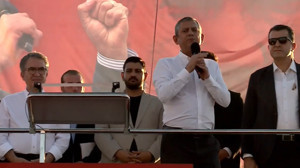 Özgür Özel: "Türkiye'nin birinci partisini kimseye aşağılatmam"
