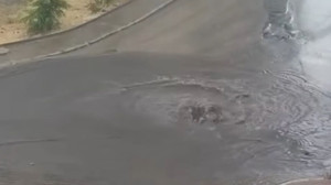 Kızılcahamam'da şiddetli yağmur rögarı patlattı!