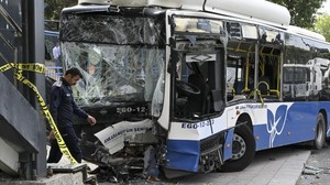 Ankara’da Zincirleme Kaza: EGO Otobüsü Bariyere Çarptı, 27 Yaralı