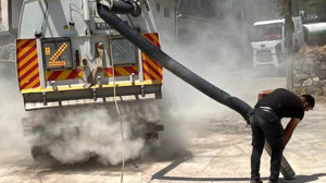 Ayaş’ta hizmet mesaisi 24 saat durmuyor! Haşere sorunu bitiyor