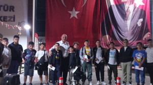 Kalecik'te ortaokul öğrencileri Akçay tatiline uğurlandı