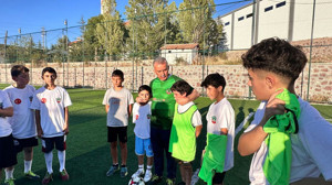 Çamlıdere, geleceğin futbolcularını yetiştiriyor! Başkan Ceylan'dan tebrik