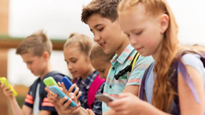 Dijital maruziyet ergenlerde saldırganlığı tetikliyor