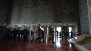 Özgür Özel ve CHP heyetinden Anıtkabir’e ziyaret