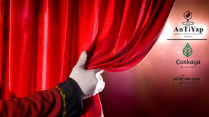 Çankaya’da tiyatro şöleni! Kuğulupark’ta “Vee Perde” zamanı