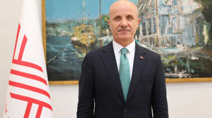 YÖK Başkanı Özvar: Başarılı Öğrenciler Üniversiteyi 3 Yılda Bitirebilecek