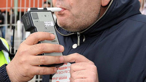 Aksaray’da alkol denetimi: 2 Sürücüye Kabahatler Kanunu Cezası