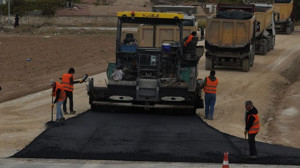Selçuklu Belediyesi’nden ulaşımı rahatlatan 100 bin ton asfalt hedefi çalışması!