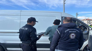 Kırşehir’de 8 düzensiz göçmen daha sınır dışı edildi