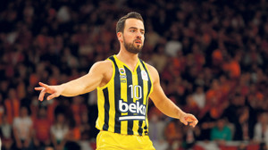 Fenerbahçe'nin kaptanı alkollü araç kullanırken yakalandı