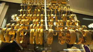 Altın fiyatları hareketlendi: Çeyrek altın kritik eşikte