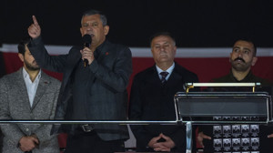 Özgür Özel: “İmamoğlu’na yönelik iddianame boş değil, bomboş”