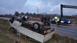 Çorum’da feci kaza! Minibüs devrildi