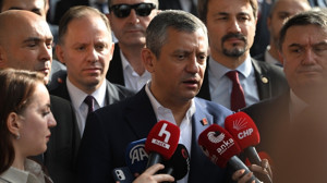 Özgür Özel: “Belediye Başkanlarımızın Sonuna Kadar Arkasındayız”