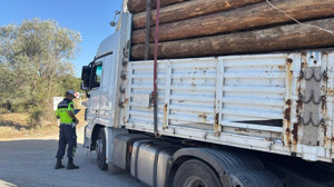 Kaza riskini artırıyor, yolu bozuyor: Aşırı tonajlı araç sürücülerine Yozgat Valiliğinden uyarı!