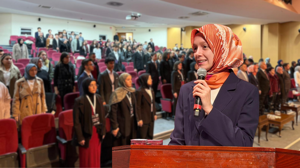 Liselilerden siyaset akademisi gibi program! AK Parti Ankara Milletvekili Aydemir gençlerle bir araya geldi