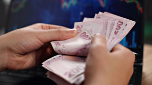 7,1 milyar liralık dev destek! Aralık ayı yaşlı ve engelli aylıkları hesaplara yatmaya başladı