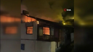 Beypazarı'nda tarihi sokakta yangın: 6 ahşap ev küle döndü!