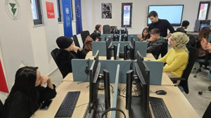 Yozgat’ın gençleri geleceği yazıyor: Dijital Gençlik Merkezine yoğun ilgi!