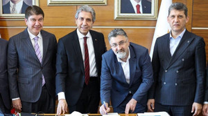 Serik Belediye Başkanı hangi partiye geçti? Kumbul açıkladı
