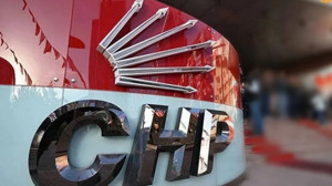CHP'de "ayağa kalkma" ve "fors" tartışması