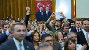 Yeni Parti'ye yapay zekadan slogan önerileri