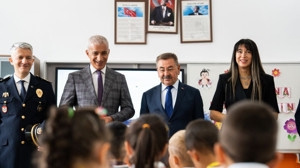 Yakup Odabaşı, öğrencilerin ilk gün heyecanına ortak oldu
