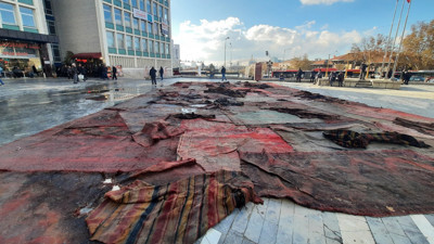 Ankara Ulus Atatürk Heykeli’nde Gazze’ye dikkat çeken halı sergisi