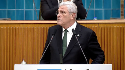 Müsavat Dervişoğlu'ndan sert tepki: "Teröristsiz yol yürüyemiyorlar"