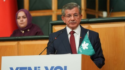 Ahmet Davutoğlu: Bayram sonrası Gazze’ye gitmek için girişimlerde bulunacağım