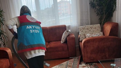 Akyurt Kaymakamlığı Sosyal Yardımlaşma ve Dayanışma Vakfı, yaşlı ve engellilere destek eli uzatıyor