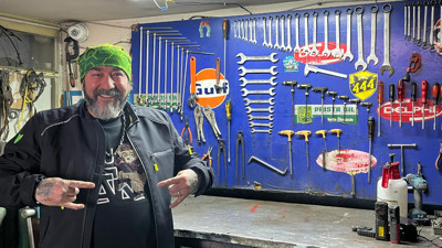 Şaşmaz Oto Sanayi’nin ustası Hakan Özuzun “Zanaatın değeri bizi hayatta tutuyor'