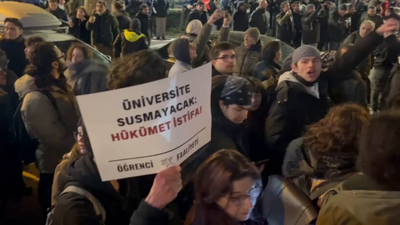 Ankaralı üniversitelilerden anlamlı döviz: Vizeleri mi dert ediyorsun boş ver, diplomanın da garantisi yok!