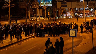 Ankara'da İmamoğlu protestoları: Polis memuru yaralandı