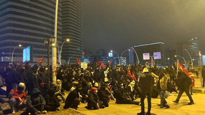 ODTÜ’de gerginlik: Öğrenciler kapı önünde bekliyor