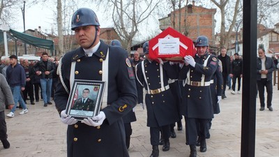 Jandarma Uzman Onbaşı Melih Bayraktutar son yolculuğuna uğurlandı