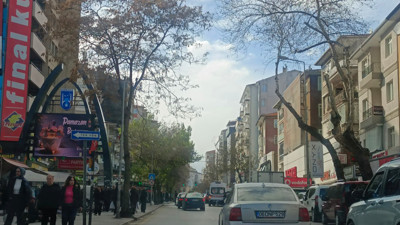 Ankaralılar evlerine dönmeye başladı! Ankara'da cadde ve sokaklar yine hareketlendi