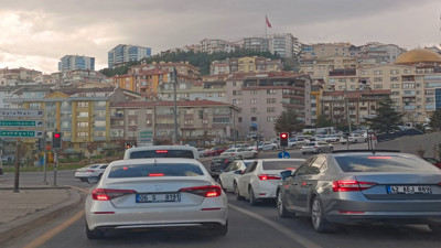 Bayram tatili bitti: Mesai dönüşü trafik çilesi!