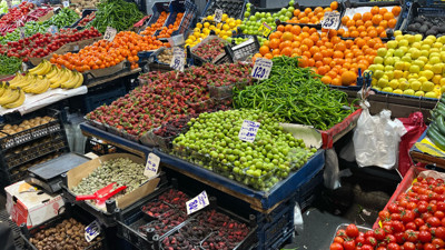 Ankara'da yaz meyveleri cep yakıyor
