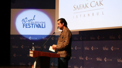 Konuşanlar Şafak Çak kimdir? Instagram hesabı var mı?