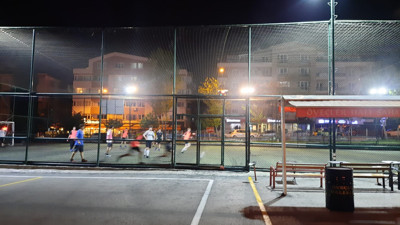 Ankara’da halı sahalar doldu! Boş saat bulmak için zamanla yarışıyorlar